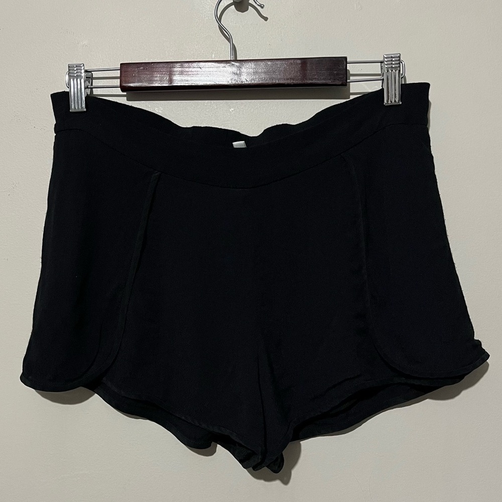 Wilfred Aritzia silk shorts double lined small
